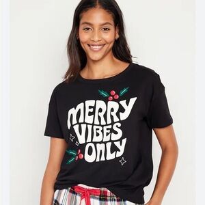 Old Navy Matching Holiday Graphic Easy T-Shirt for Women Merry Vibes Only size S